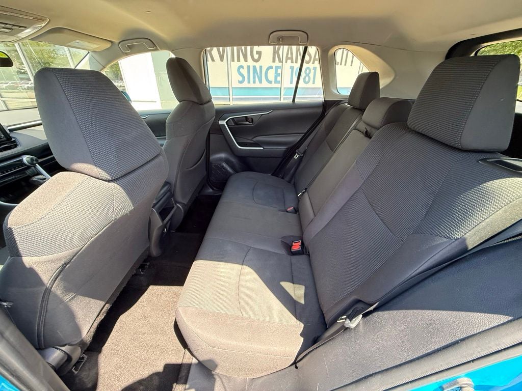 2020 Toyota RAV4 LE