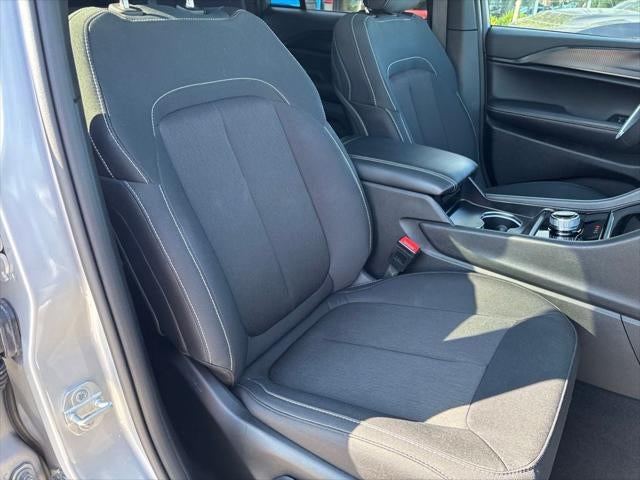 2024 Jeep Grand Cherokee Laredo X 4x4