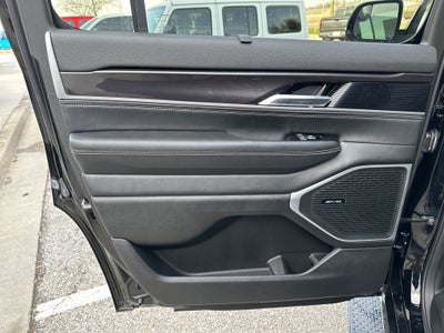 2024 Jeep Wagoneer Base