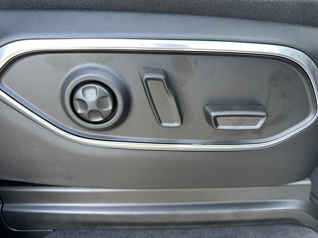 2024 Jeep Wagoneer Base