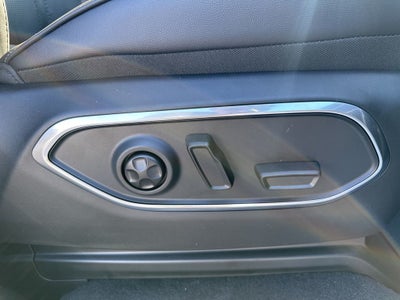 2024 Jeep Wagoneer Base