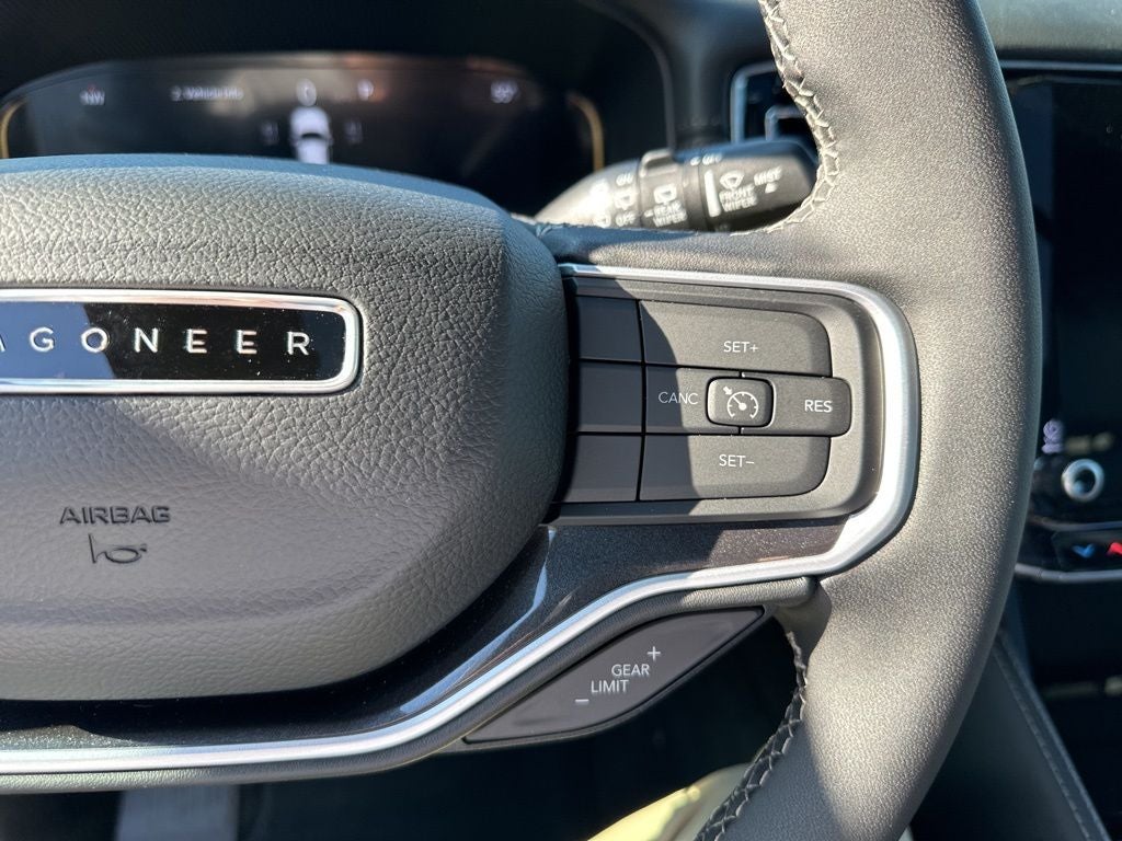 2024 Jeep Wagoneer Base