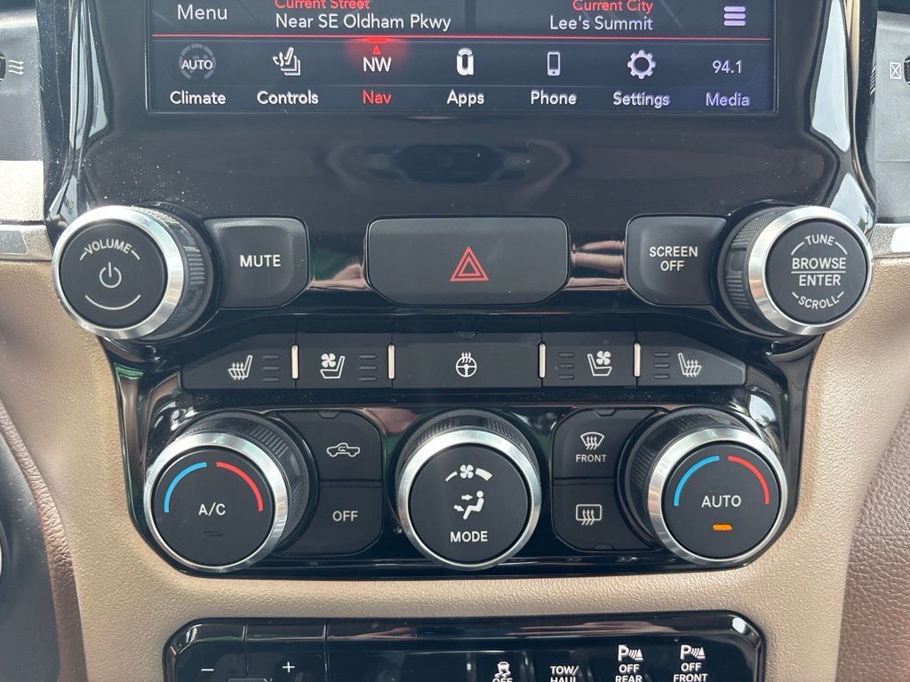 2020 RAM 1500 Laramie Quad Cab 4x4 6'4' Box