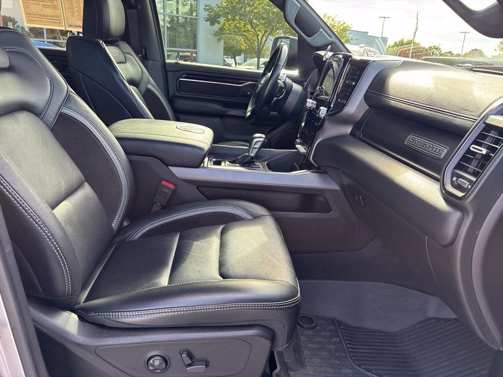 2022 RAM 1500 Laramie Crew Cab 4x4 5'7' Box