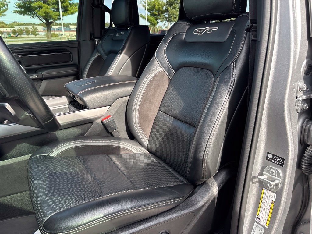 2022 RAM 1500 Laramie Crew Cab 4x4 5'7' Box