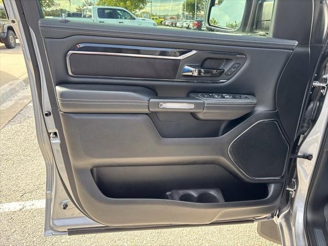 2022 RAM 1500 Laramie Crew Cab 4x4 5'7' Box