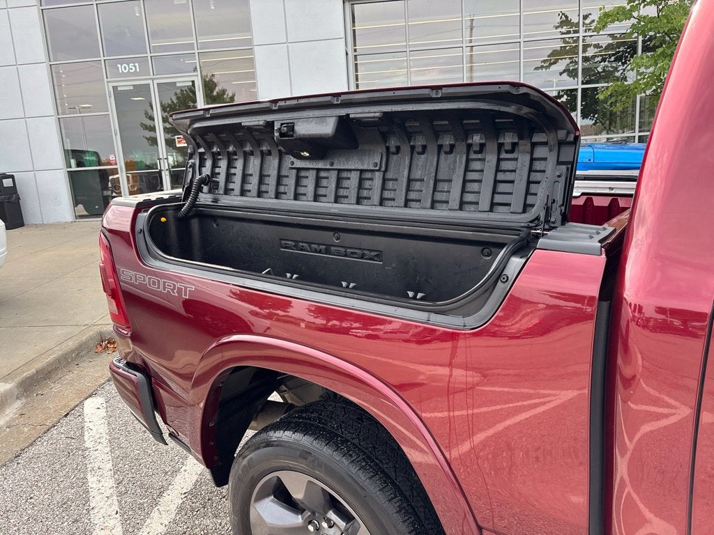 2021 RAM 1500 Laramie Crew Cab 4x4 5'7' Box