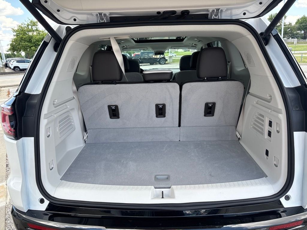 2024 GMC Acadia Denali