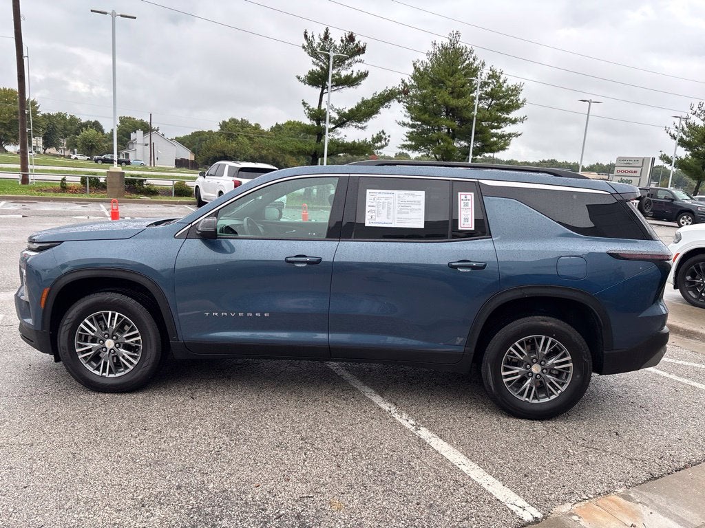2025 Chevrolet Traverse FWD LT