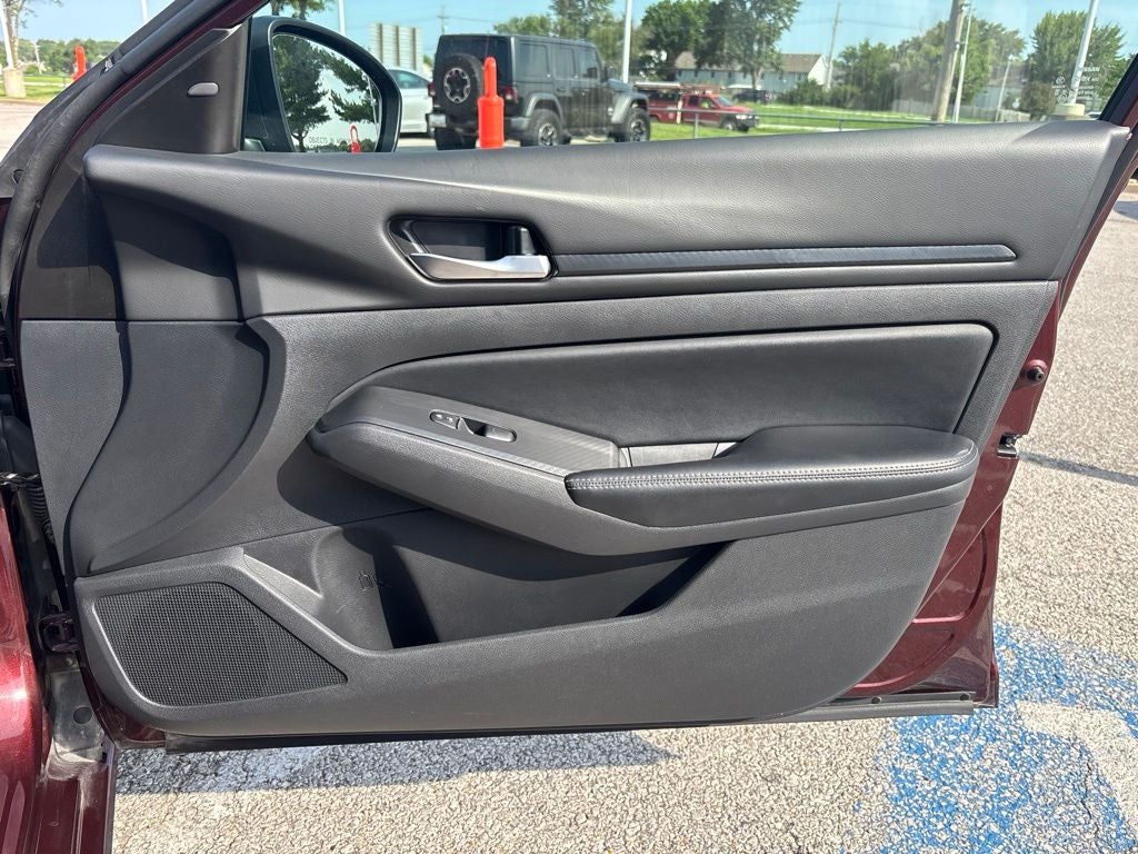 2025 Nissan Altima SV FWD