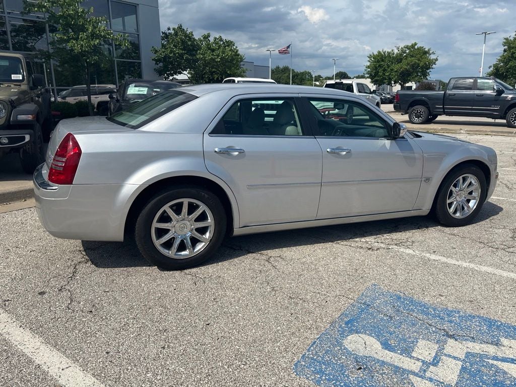 2005 Chrysler 300C Base