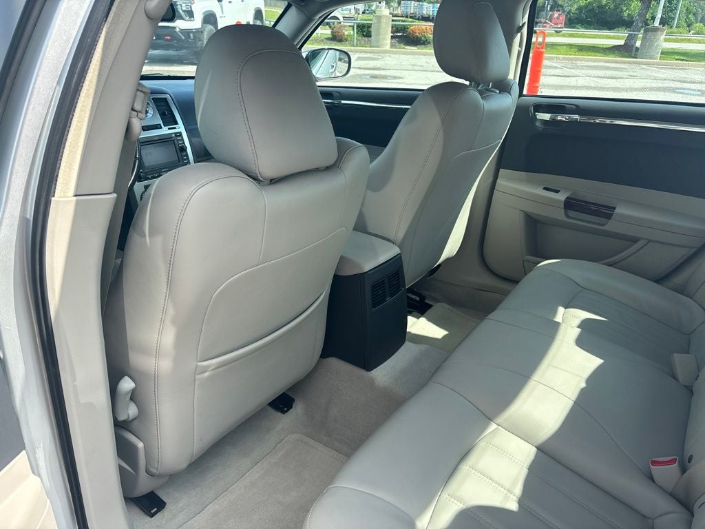 2005 Chrysler 300C Base