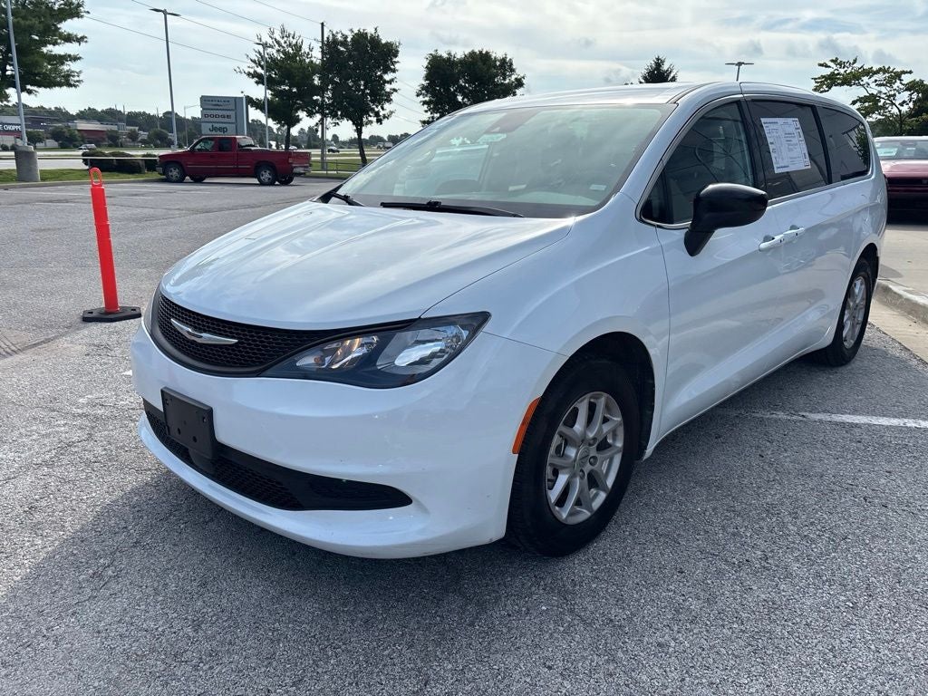 2024 Chrysler Voyager LX