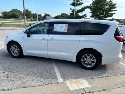 2024 Chrysler Voyager LX