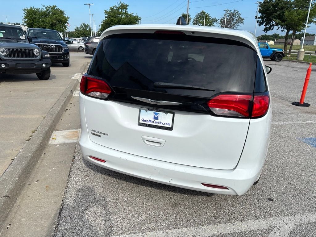 2024 Chrysler Voyager LX