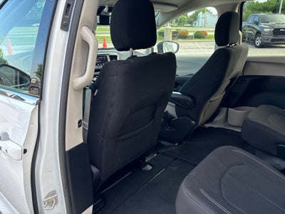 2024 Chrysler Voyager LX