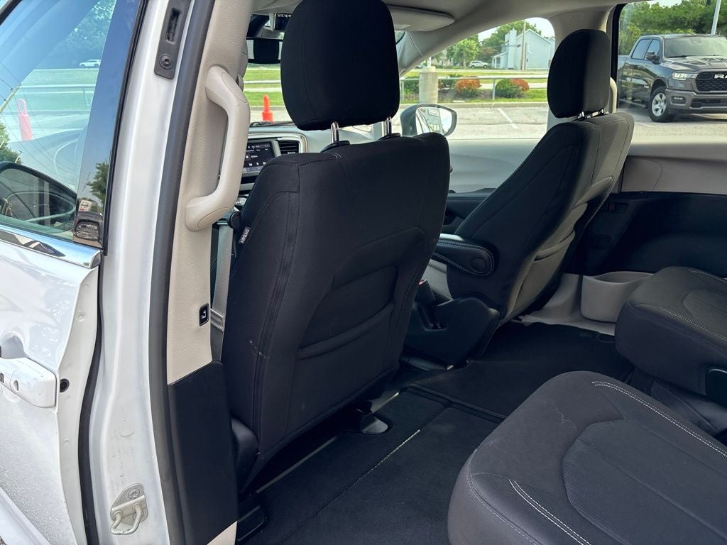 2024 Chrysler Voyager LX
