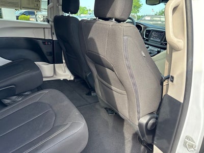2024 Chrysler Voyager LX