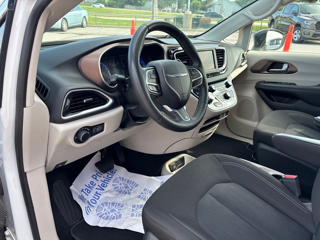 2024 Chrysler Voyager LX