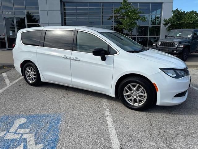 2024 Chrysler Voyager LX