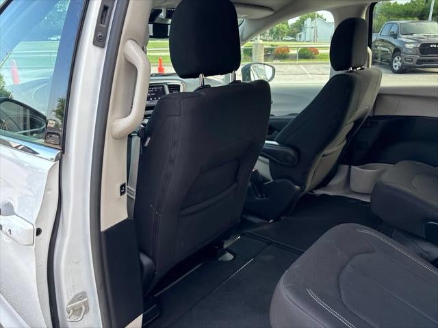 2024 Chrysler Voyager LX