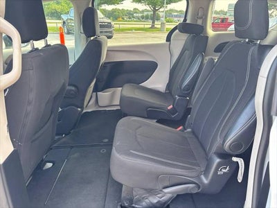2024 Chrysler Voyager LX