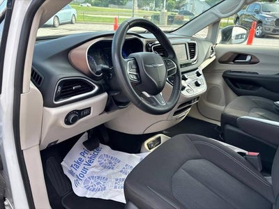 2024 Chrysler Voyager LX