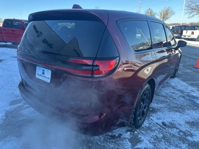 2022 Chrysler Pacifica Hybrid Touring L