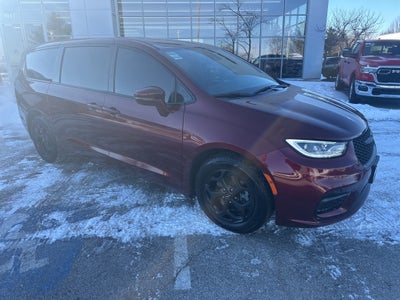 2022 Chrysler Pacifica Hybrid Touring L