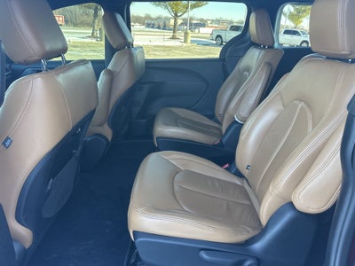 2022 Chrysler Pacifica Hybrid Touring L