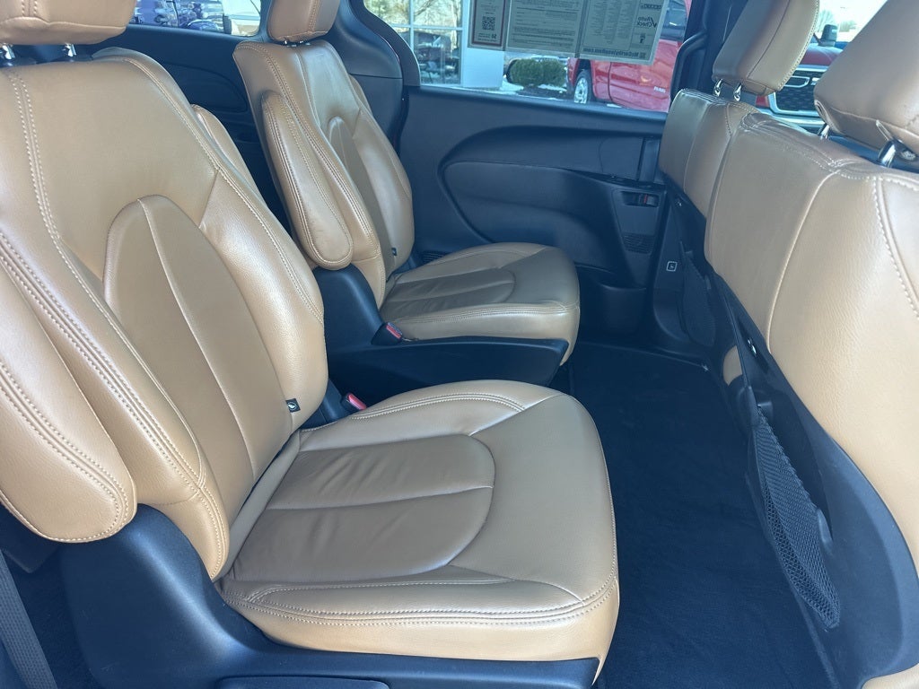 2022 Chrysler Pacifica Hybrid Touring L