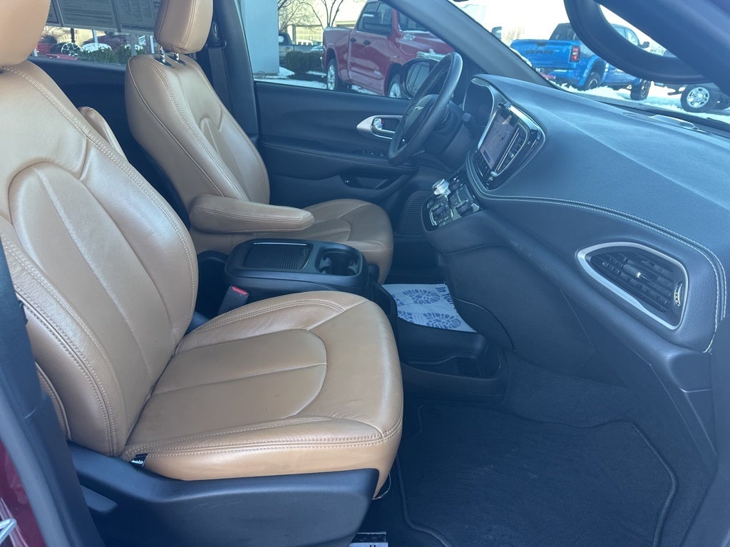 2022 Chrysler Pacifica Hybrid Touring L