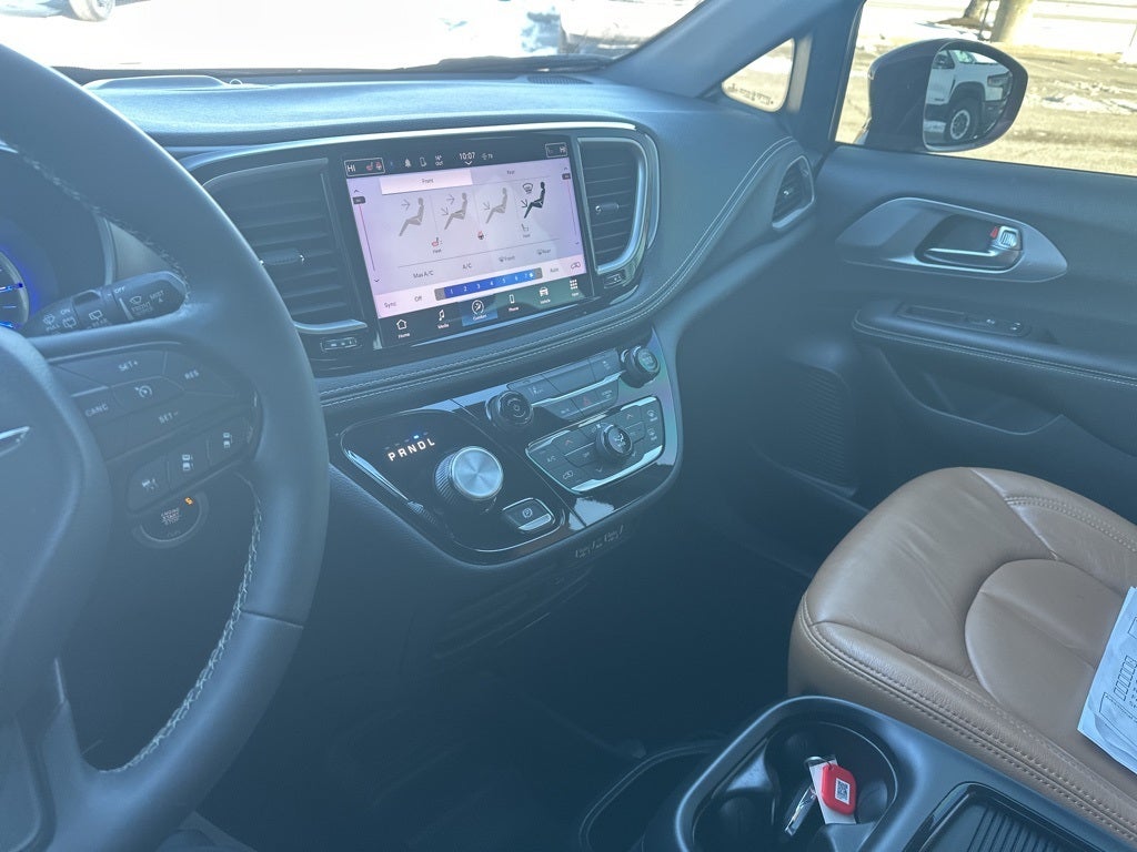 2022 Chrysler Pacifica Hybrid Touring L