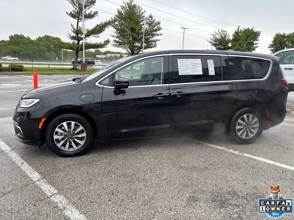 2023 Chrysler Pacifica Hybrid Touring L
