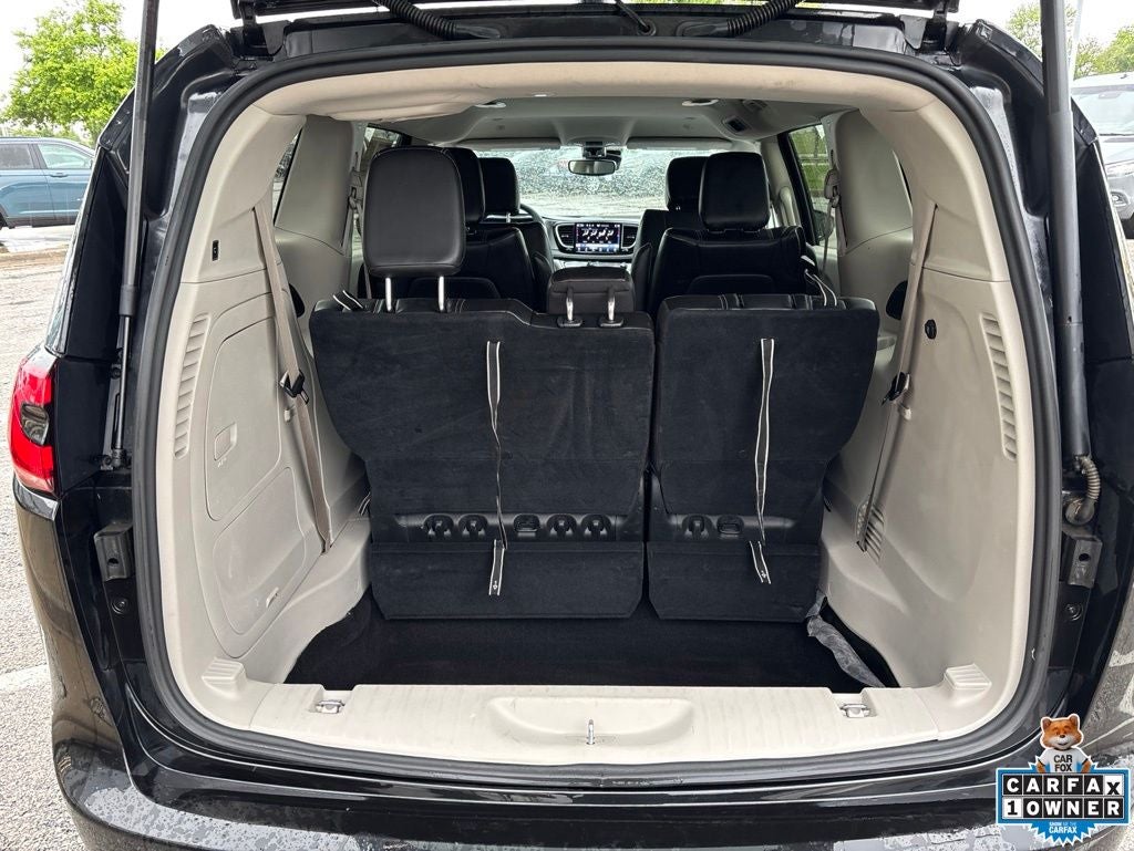 2023 Chrysler Pacifica Hybrid Touring L