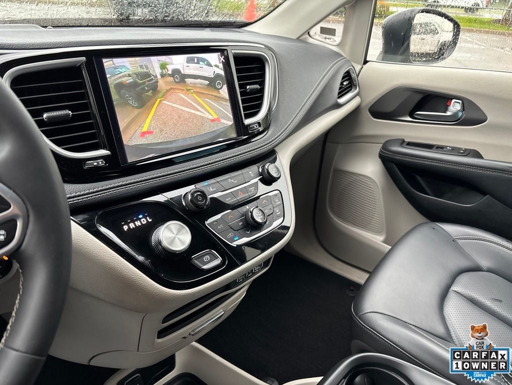 2023 Chrysler Pacifica Hybrid Touring L