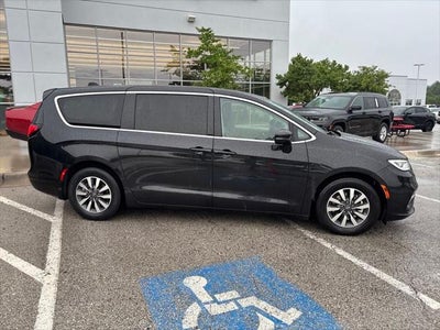 2023 Chrysler Pacifica Hybrid Touring L