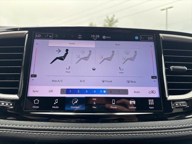2024 Chrysler Pacifica Hybrid Select