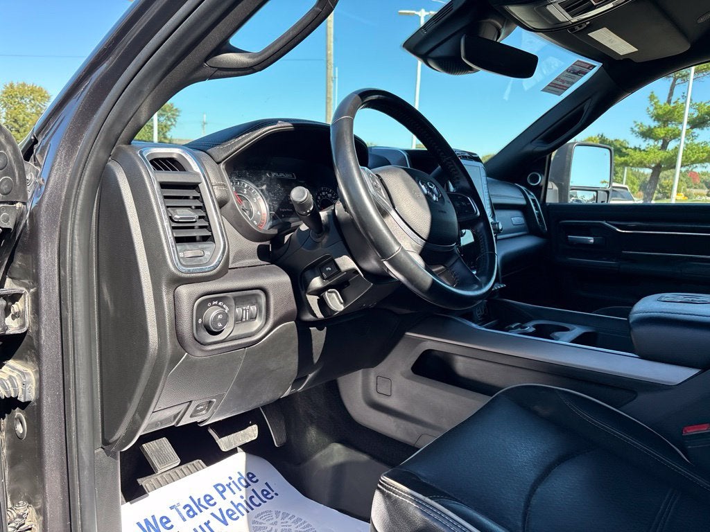 2023 RAM 3500 Laramie Crew Cab 4x4 8' Box
