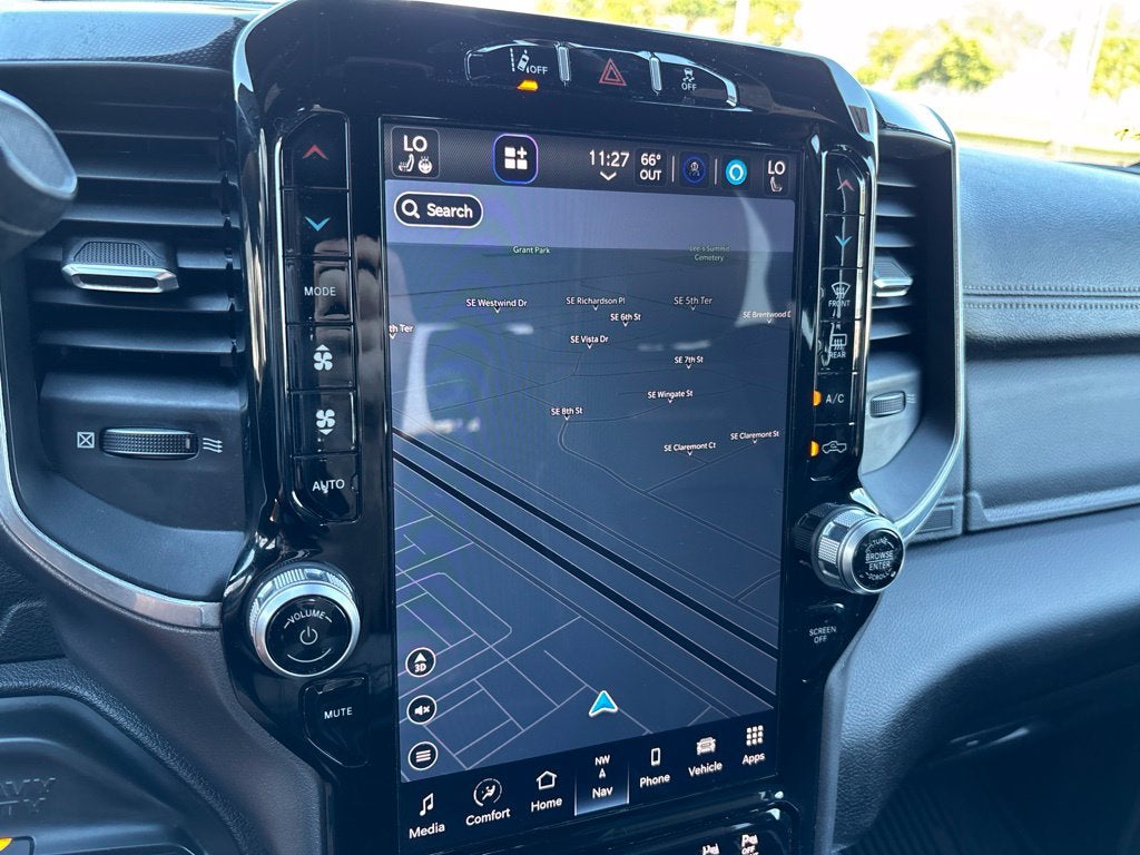 2023 RAM 3500 Laramie Crew Cab 4x4 8' Box