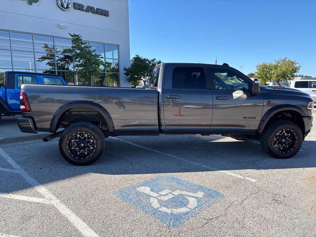 2023 RAM 3500 Laramie Crew Cab 4x4 8' Box