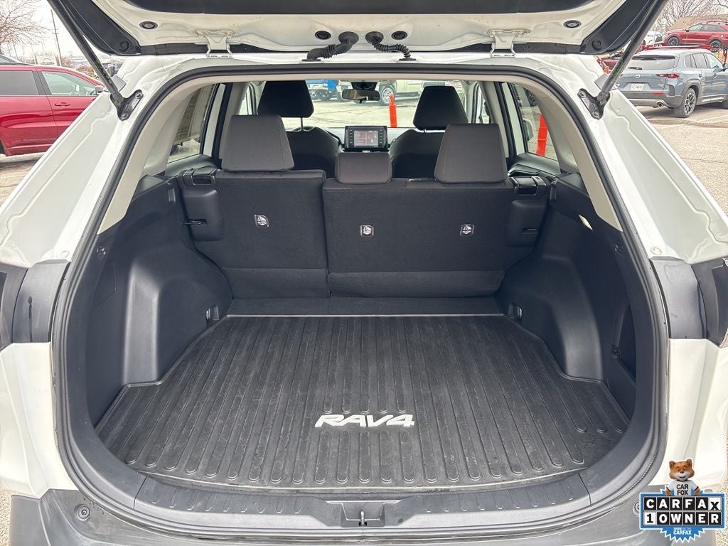 2022 Toyota RAV4 Hybrid XLE