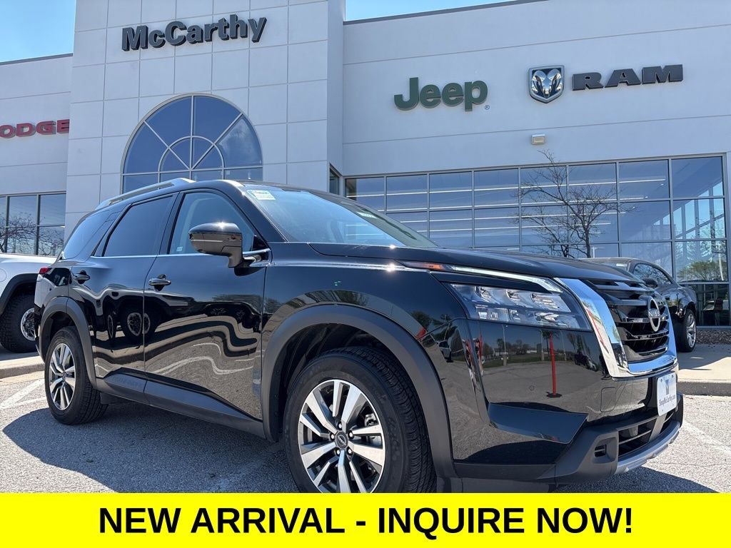 2025 Nissan Pathfinder SL