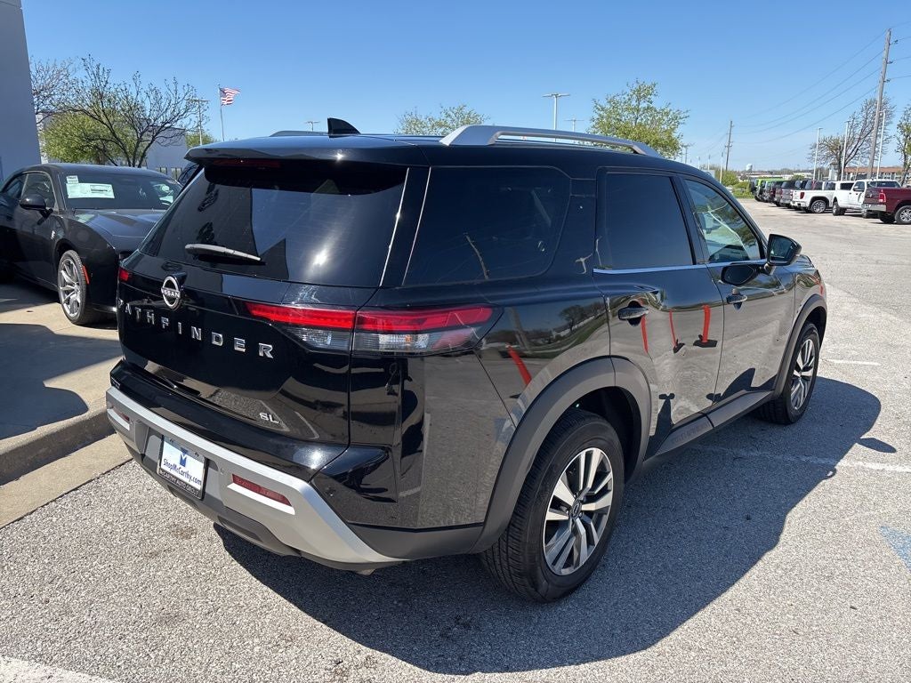 2025 Nissan Pathfinder SL