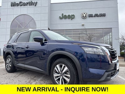 2025 Nissan Pathfinder SL