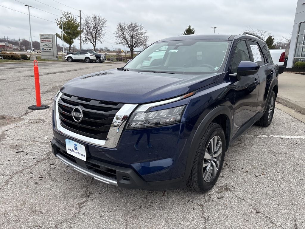 2025 Nissan Pathfinder SL