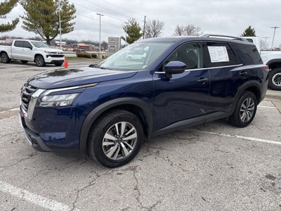 2025 Nissan Pathfinder SL