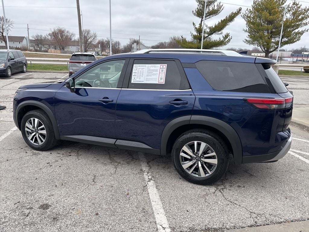 2025 Nissan Pathfinder SL