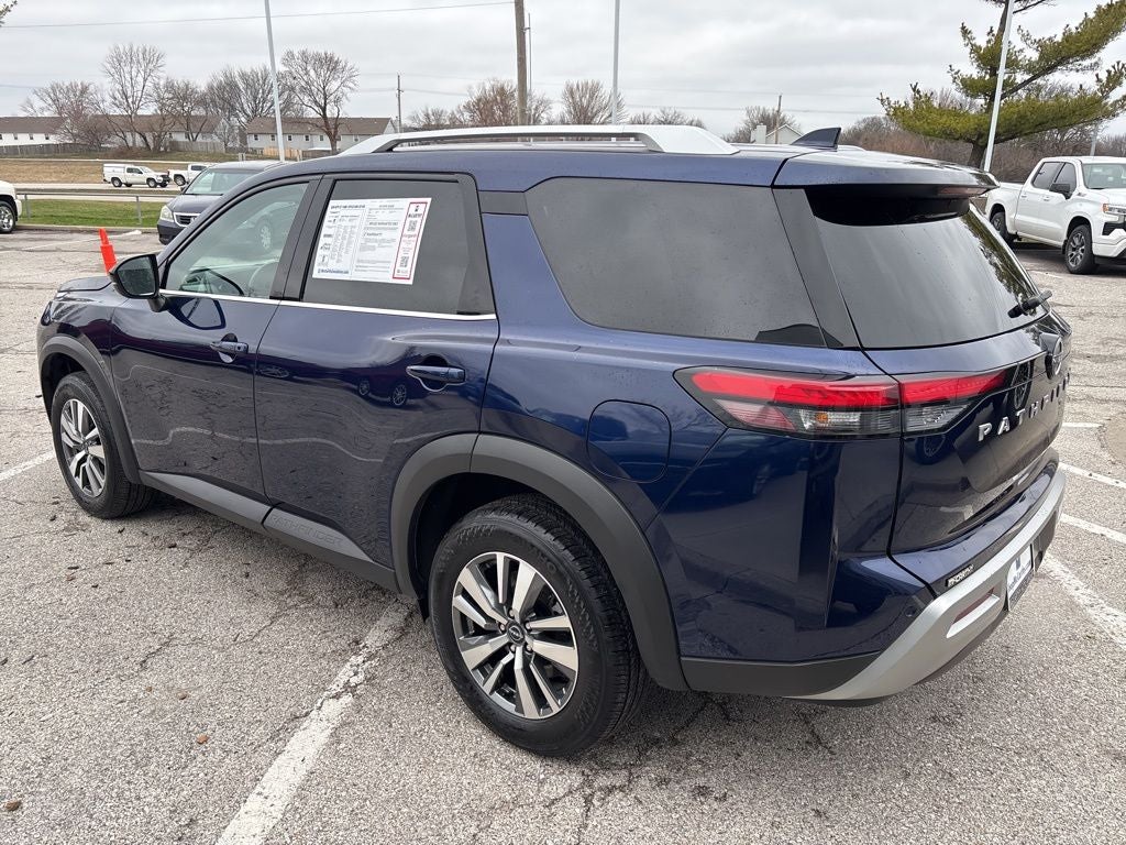 2025 Nissan Pathfinder SL