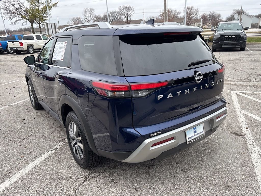 2025 Nissan Pathfinder SL